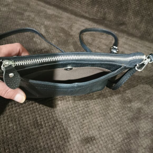 Black/Silver Crossbody EUC #229 - Picture 5 of 12
